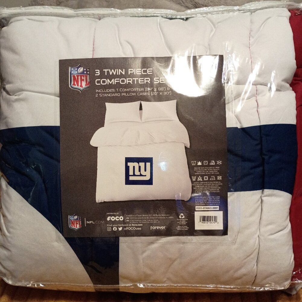 NWB/ NFL/ NY Twin Size Comforter with 2 Pillowcases ( Red/ White & Blue)